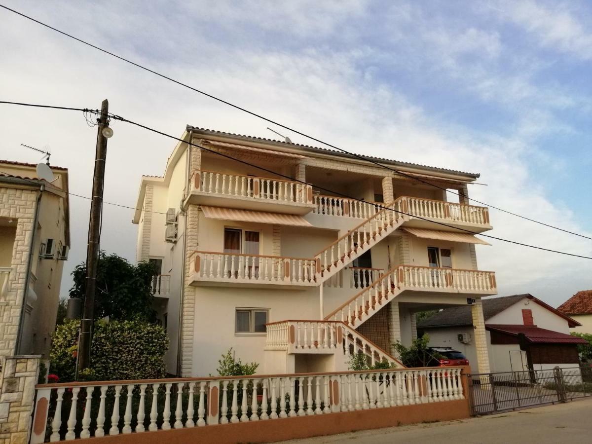 Apartments Brkovic Sukosan Luaran gambar